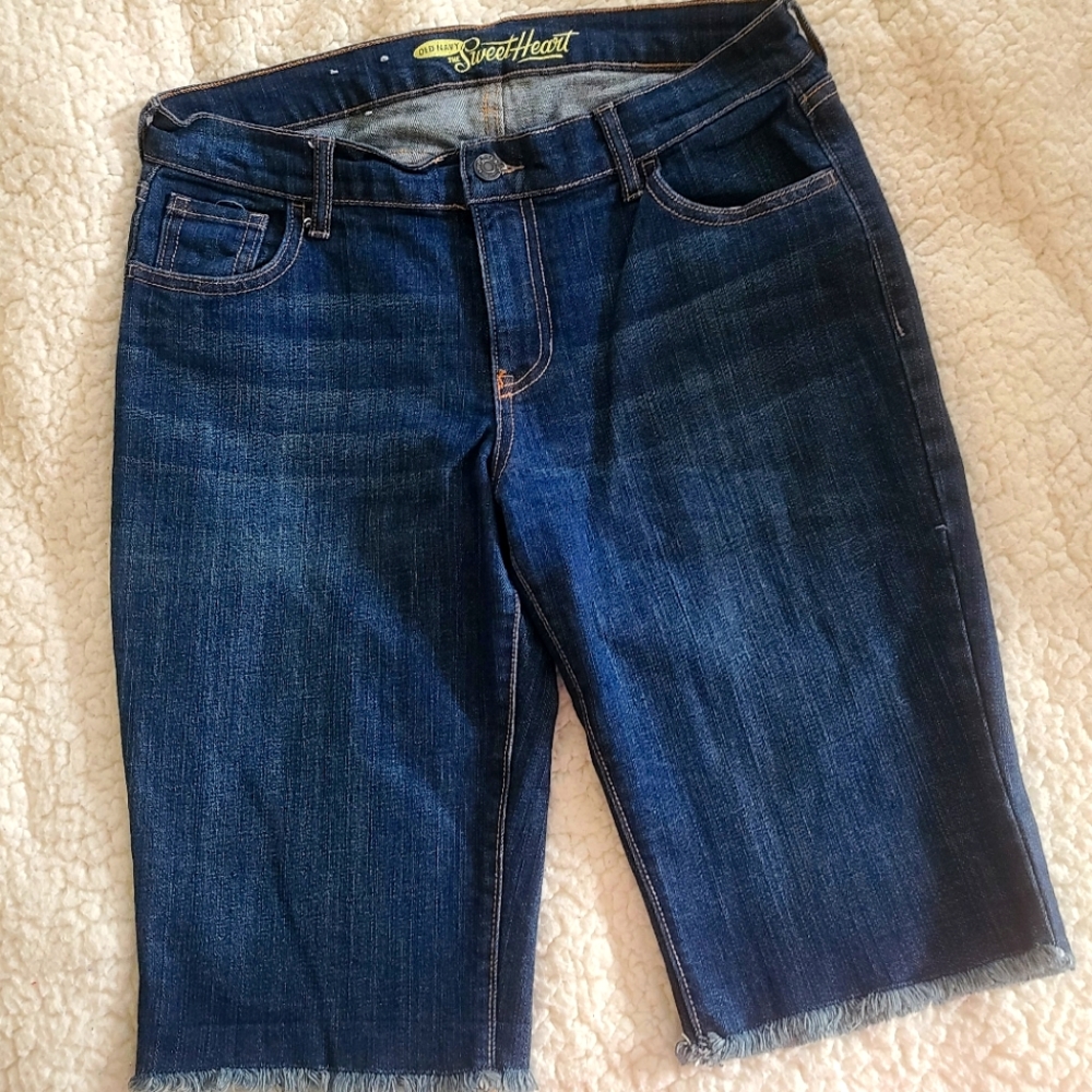 Old Navy Sweetheart Denim Bermuda Short Distress Dark/Medium Blue Fringe/Cuff 4